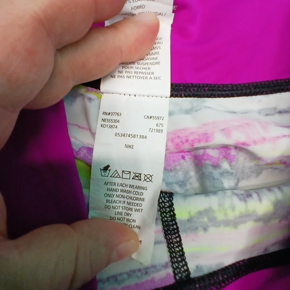 Nike Cropped Leggings Medium‎ Pink Neon Yellow Abstract Stripe Sporty Gym Capris